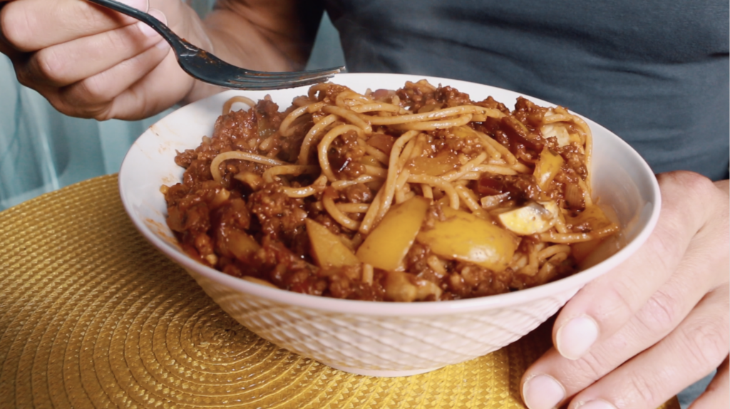 vegan protein rich recipe: whole wheat spaghetti with vegan mince